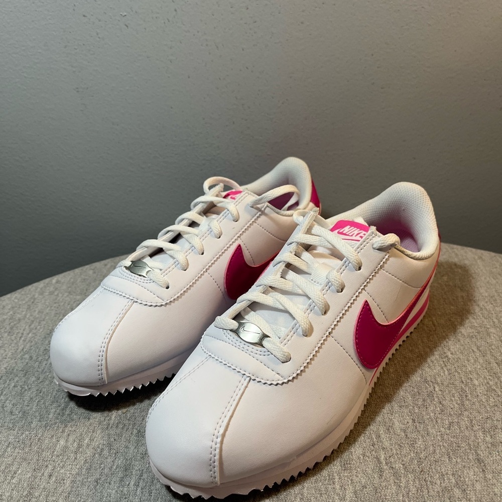 Nike Cortez GS White Laser Fuchsia Size 7Y/Women 8.5 DM0950-104​ - Picture 9 of 11